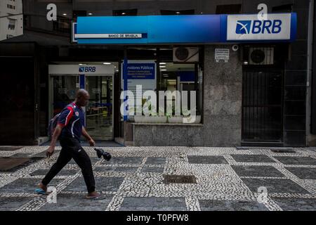 SP - Sao Paulo - 03/21/2019 - Banca di facciata di Brasilia Sao Paulo - Facciata del Banco de Brasilia in José Bonifacio street downtown di Sao Paulo. La Banca e il target del funzionamento del Circo Massimo, la cui seconda fase è stato lanciato nella mattinata di giovedì 21, l'operazione mira a rompere una presunta organizzazione criminale installato nel BRB fin dal 2014. Foto: Suamy Beydoun / AGIF Foto Stock