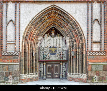 Ingresso alla Cattedrale di San Nikolai a Stralsund (Meclemburgopomerania Occidentale, Germania) Foto Stock