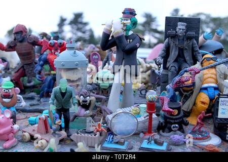 Questa collezione di personaggi unici e voci è qualcosa di una banda di strada membro di equipaggio prende la strada durante un concerto tour. Foto Stock