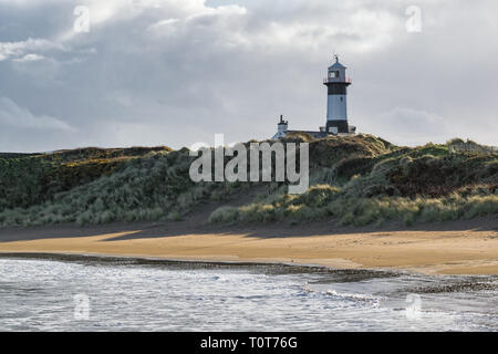 Questa è una foto della spiaggia di Stroove e il faro sulla penisola Inishowen, Donegal Irlanda Foto Stock