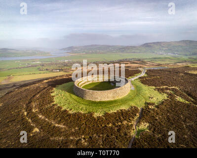 Questo è Grianan di Aileach. Si tratta di un anello di pietra forte in Donegal Irlanda appena fuori della città di Derry Foto Stock