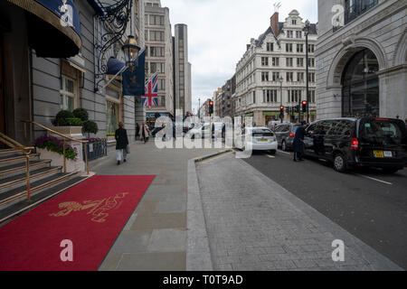 Molla grigio pomeriggio su Arlington Street, St James's, Londra nel Regno Unito Foto Stock