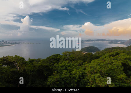 Il Rio de cityscape visualizzare durante il tramonto. Foto Stock