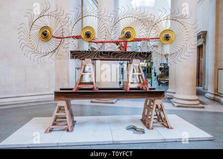 Londra, Regno Unito. 22 mar 2019. Tate Britain Commissione 2019: Mike Nelson. Inaugurato il 18 marzo 2019, l'annuale Commissione invita gli artisti a fare un lavoro in risposta all'architettura unica e la storia di neo-classico gallerie Duveen nel cuore di Tate Britain. Credito: Guy Bell/Alamy Live News Foto Stock