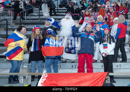 Oslo, Norvegia. 22 Mar, 2019. BMW IBU Coppa del Mondo di Biathlon. 22 marzo 2019 fan godere l'atmosfera durante la BMW IBU Coppa del Mondo di Biathlon a Holmenkollen a Oslo, Norvegia. Credito: Nigel Waldron/Alamy Live News Foto Stock