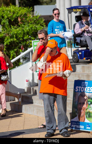 Sydney, Australia. 23 mar 2019. Sabato 23 marzo 2019, testa degli elettori per le cabine di polling per esprimere il loro voto per la sede di Pittwater nel Nuovo Galles del Sud stato elezione. Credito: martin berry/Alamy Live News Foto Stock