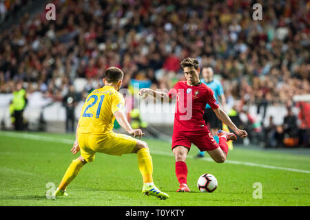 Raphael Guerreiro del Portogallo in azione durante le qualificazioni - Gruppo B di Euro 2020 partita di calcio tra il Portogallo vs Ucraina. (Punteggio finale: Portogallo 0 - 0 Ucraina) Foto Stock