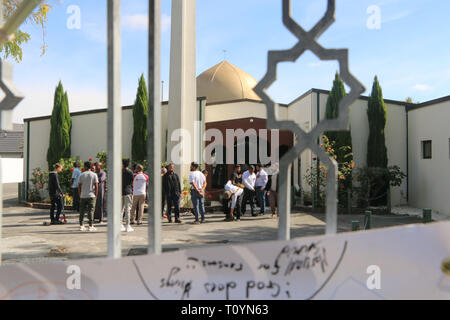 Christchurch, Canterbury, Nuova Zelanda. 22 Mar, 2019. L'Al Noor moschea è stata riaperta al pubblico e adoratori dopo una settimana di chiusura a causa di attacchi terroristici.Circa 50 persone sono state uccise in Christchurch moschee attacco terroristico le riprese di targeting Masjid Al Noor moschea e la Moschea Linwood. Credito: Adam Bradley SOPA/images/ZUMA filo/Alamy Live News Foto Stock