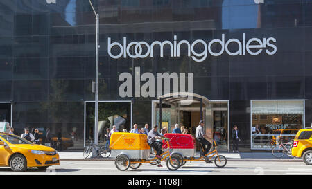 Magazzino Bloomingdale's sulla Terza Avenue, New York, nello Stato di New York, Stati Uniti d'America. Foto Stock