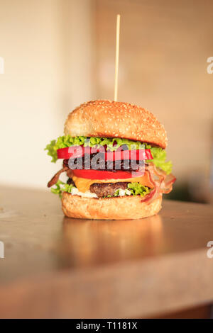 Carni bovine per il barbecue burger Foto Stock