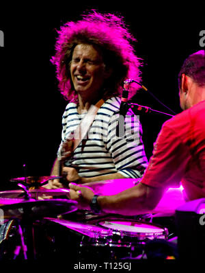 PERUGIA, Italia - 15 luglio 2010 - Pat Metheny Group (Pat Metheny - chitarra, Lyle Mays - Tastiere, Steve Rodby -bass, Antonio Sanchez - batteria) sul palco Foto Stock