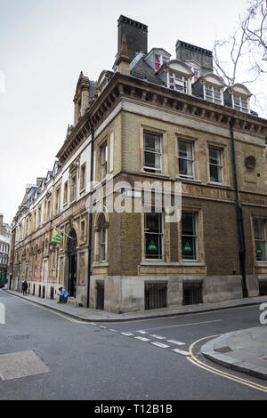 YHA London St Pauls Hostel, Carter Lane, City of London, Inghilterra, Regno Unito Foto Stock