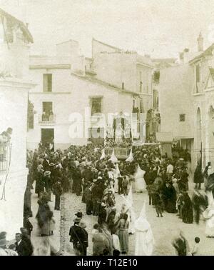 Sevilla. Semana Santa, Cofradía de San Juan de la Palma en la calle de la Feria. Foto Stock