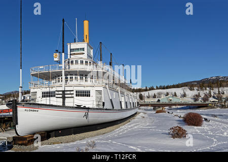 WHITEHORSE, Yukon, Canada, 8 marzo 2019 : famosa SS Klondike sistema di cottura a vapore sul fiume di Yukon banche. Whitehorse è la capitale e la sola città di Yukon, e Foto Stock