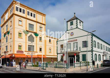 Il Tribunale vecchio e Joe's gioielli International building, Front Street, Philipsburg, Sint Maarten, Saint Martin, Piccole Antille, dei Caraibi Foto Stock