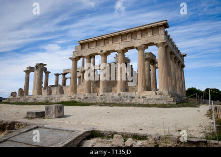 Una spettacolare veduta del tempio greco di Aphaia su Aegina Island, Grecia. Foto Stock