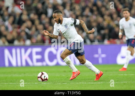 Londra, Regno Unito. 22 Mar, 2019. Raheem Sterling di Inghilterra durante UEFA EURO gruppo Qualificatore di un match tra Inghilterra e Repubblica ceca allo stadio di Wembley a Londra, Inghilterra il 22 marzo 2019. Foto di Ken scintille. Solo uso editoriale, è richiesta una licenza per uso commerciale. Nessun uso in scommesse, giochi o un singolo giocatore/club/league pubblicazioni. Credit: UK Sports Pics Ltd/Alamy Live News Foto Stock