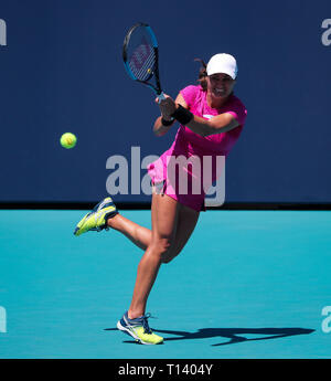 Marzo 22, 2019: Monica Niculescu, della Romania, gioca contro Garbine Mugaruza, di Spagna, durante la sua conquista del secondo round in abbinamento al 2019 Miami Open presentato da Itau professional tennis tournament, giocato all'Hardrock Stadium di Miami, Florida, Stati Uniti d'America. Mario Houben/CSM Foto Stock