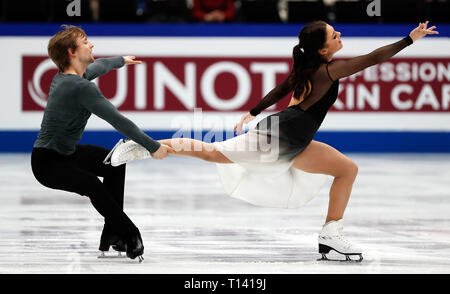 (190323) -- SAITAMA, 23 marzo 2019 (Xinhua) -- Kaitlin Hawayek (R)/Jean-Luc Baker degli Stati Uniti eseguire durante la danza su ghiaccio danza libera concorrenza del 2019 ISU World Figure Skating Championships a Saitama Super Arena di Saitama, Giappone, il 23 marzo 2019. Kaitlin Hawayek/Jean-Luc Baker si è classificato nono con 189.06 in totale. (Xinhua/Wang Lili) Foto Stock