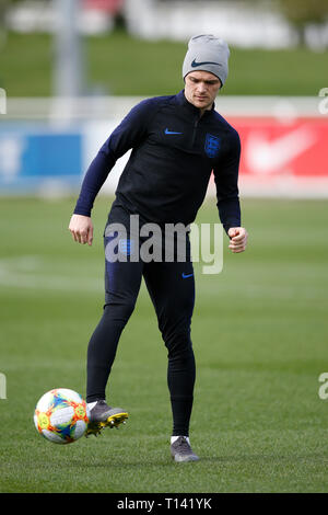 Burton upon Trent, Regno Unito. 23 Mar, 2019. Kieran Trippier di Inghilterra durante il corso di formazione prima di Inghilterra UEFA EURO 2020 il qualificatore contro il Montenegro, al St. George's Park il 23 marzo 2019 in Burton-su-Trent, Inghilterra. (Foto di Daniel Chesterton/phcimages.com) Credit: Immagini di PHC/Alamy Live News Foto Stock