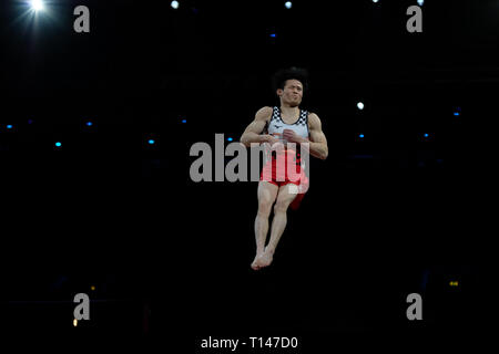 Birmingham, Regno Unito. 23 Mar, 2019. Kazuma Kaya (JPN) effettuando in corrispondenza di uomini della concorrenza per la ginnastica di Coppa del Mondo a Birmingham, Regno Unito. Credito: Giovanni Strondl/Alamy Live News Foto Stock