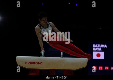 Birmingham, Regno Unito. 23 Mar, 2019. Kazuma Kaya (JPN) effettuando in corrispondenza di uomini della concorrenza per la ginnastica di Coppa del Mondo a Birmingham, Regno Unito. Credito: Giovanni Strondl/Alamy Live News Foto Stock