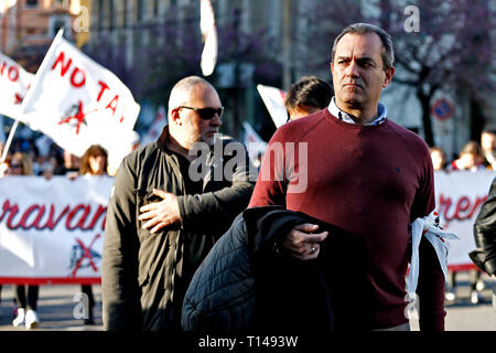 Foto Cecilia Fabiano - LaPresse 23-03-2019 Roma ( Italia CronacaManifestazione contro le grandi opere nella foto: Luigi De Magistris, dato ISTAT di Napoli Foto Cecilia Fabiano - LaPresse 23 marzo 2019 Roma ( Italia ) NewsMarch contro la grande costruzione del pic: Sindaco di Napoli Luigi De Magistris Foto Stock