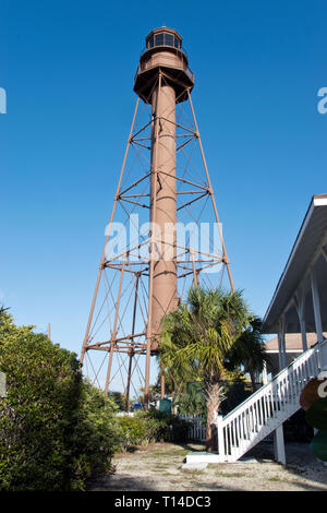 Il 98-piede ferro alti Sanibel Island Lighthouse è stato per la prima volta illuminati in 1884, a Sanibel Island, un'isola barriera vicino a Fort Myers, Florida. Foto Stock