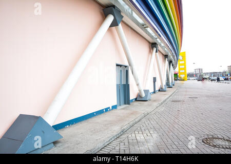 Travi di ferro all'entrata al Mall. Foto Stock