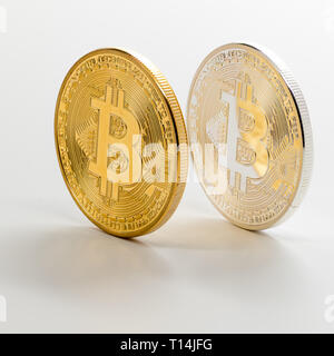 Valuta digitale chiamato bitcoin repliche permanente sulla fine Foto Stock