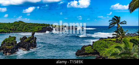 Incredibile spiaggia scene sulla strada di Hana, North Shore, Maui, Hawaii Foto Stock