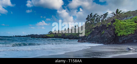 Incredibile spiaggia scene sulla strada di Hana, North Shore, Maui, Hawaii Foto Stock
