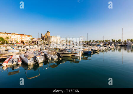 Francia, Provence-Alpes-Côte d'Azur, Saint-Raphael, Porto Foto Stock