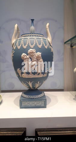 La collezione Jasperware realizzato da Josiah Wedgwood la fabbrica di Lady Lever Art Gallery di Port Sunlight village creato da William Hesketh leva Foto Stock