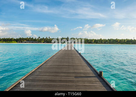 Maledives, Ari Atoll, Nalaguraidhoo, Sun Island, vuoto pier Foto Stock