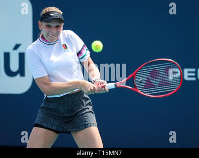 Giardini di Miami, Florida, Stati Uniti d'America. 23 Mar, 2019. Donna Vekic, della Croazia, gioca contro Petra KVITOVA, della Repubblica ceca, durante il 2019 Miami Open presentato da Itau professional tennis tournament, giocato all'Hardrock Stadium di Miami, Florida, Stati Uniti d'America. Kvitova ha vinto 6-4, 3-6, 6-4. Mario Houben/CSM/Alamy Live News Foto Stock