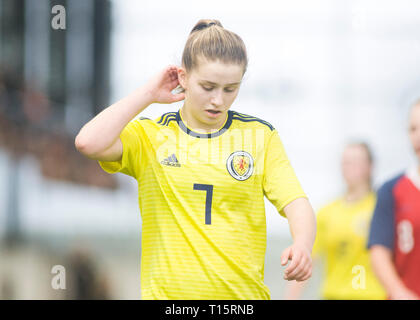 Edimburgo, Scozia - marzo 23: Monica Forsyth della Scozia durante la UEFA Elite Round match tra Scozia U17 la ragazza e la Norvegia U17 della ragazza Oriam in Scozia, il 23 marzo 2019 a Edimburgo, Scozia. (Foto di Scottish Borders Media/Alamy Live News) solo uso editoriale, è richiesta una licenza per uso commerciale. Nessun uso in scommesse. Foto Stock