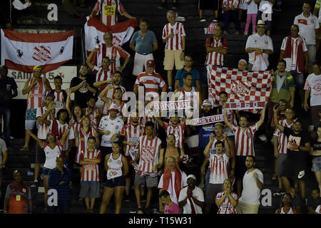 RJ - Rio de Janeiro - 03/23/2019 - Carioca 2019, Vasco x Bangu - Torcida do Bangu nella partita contro il Vasco in Sao Januario stadium per il campionato Carioca 2019. Foto: Thiago Ribeiro / AGIF Foto Stock