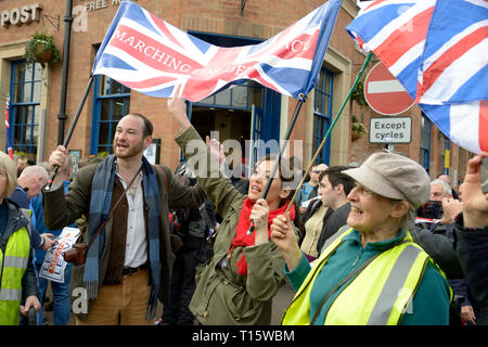 Nottingham, Regno Unito. 23 Mar, 2019. Lasciare significa lasciare dimostranti, a Beeston, Nottingham Credito: Chris Whiteman/Alamy Live News Foto Stock