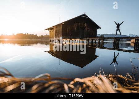 Fisherman rifugio al Hopfensee Foto Stock