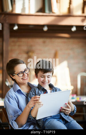 Felice madre e figlio Foto Stock