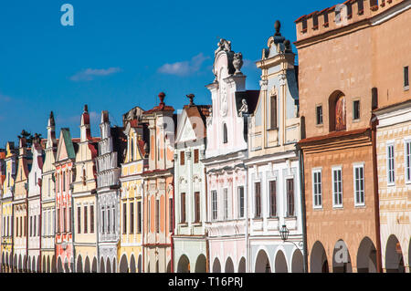 Una facciata di rinascimentali e barocche in Telc, Regione di Vysocina Repubblica ceca (un sito patrimonio mondiale dell'UNESCO) Foto Stock