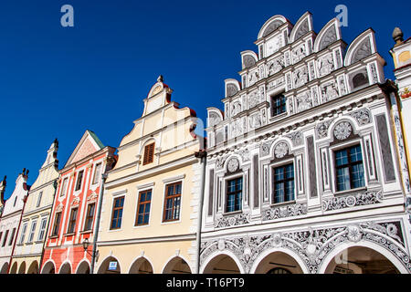 Una facciata di rinascimentali e barocche in Telc, Regione di Vysocina Repubblica ceca (un sito patrimonio mondiale dell'UNESCO) Foto Stock