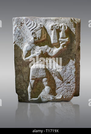 Hittita orthostat rilievo raffigurante un dio. Periodo Hittie 1450 - 1200 BC. Hattusa Boğazkale. Hattusa Boğazkale. Çorum Museo Archeologico Corum, Turk Foto Stock