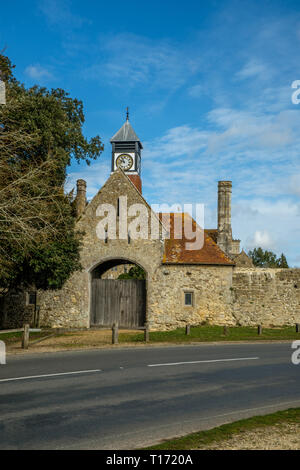 Rivellino esterno dell abbazia di Beaulieu Beaulieu la New Forest Hampshire Inghilterra Foto Stock