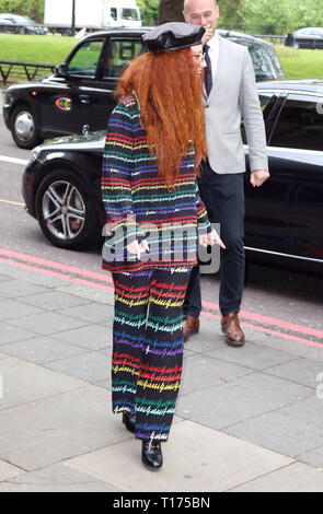 19 maggio 2016 - Londra, Inghilterra, Regno Unito - Ivor Novello Awards 2016, Grosvenor House Hotel - al di fuori degli arrivi mostra fotografica: Jess Glynne Foto Stock