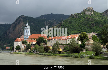 Duernstein al fiume Danubio (Wachau, Austria inferiore) Foto Stock