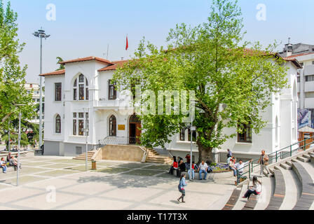 Bursa, Turchia, 30 Aprile 2012: Piazza di scultura Foto Stock