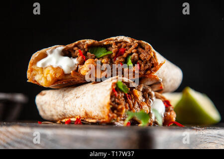 Carni bovine messicano burrito Foto Stock