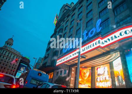 Gran Via street, Vista notte. Madrid, Spagna. Foto Stock